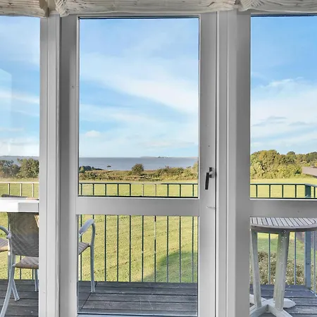 Holiday home Awesome In With House Sea View